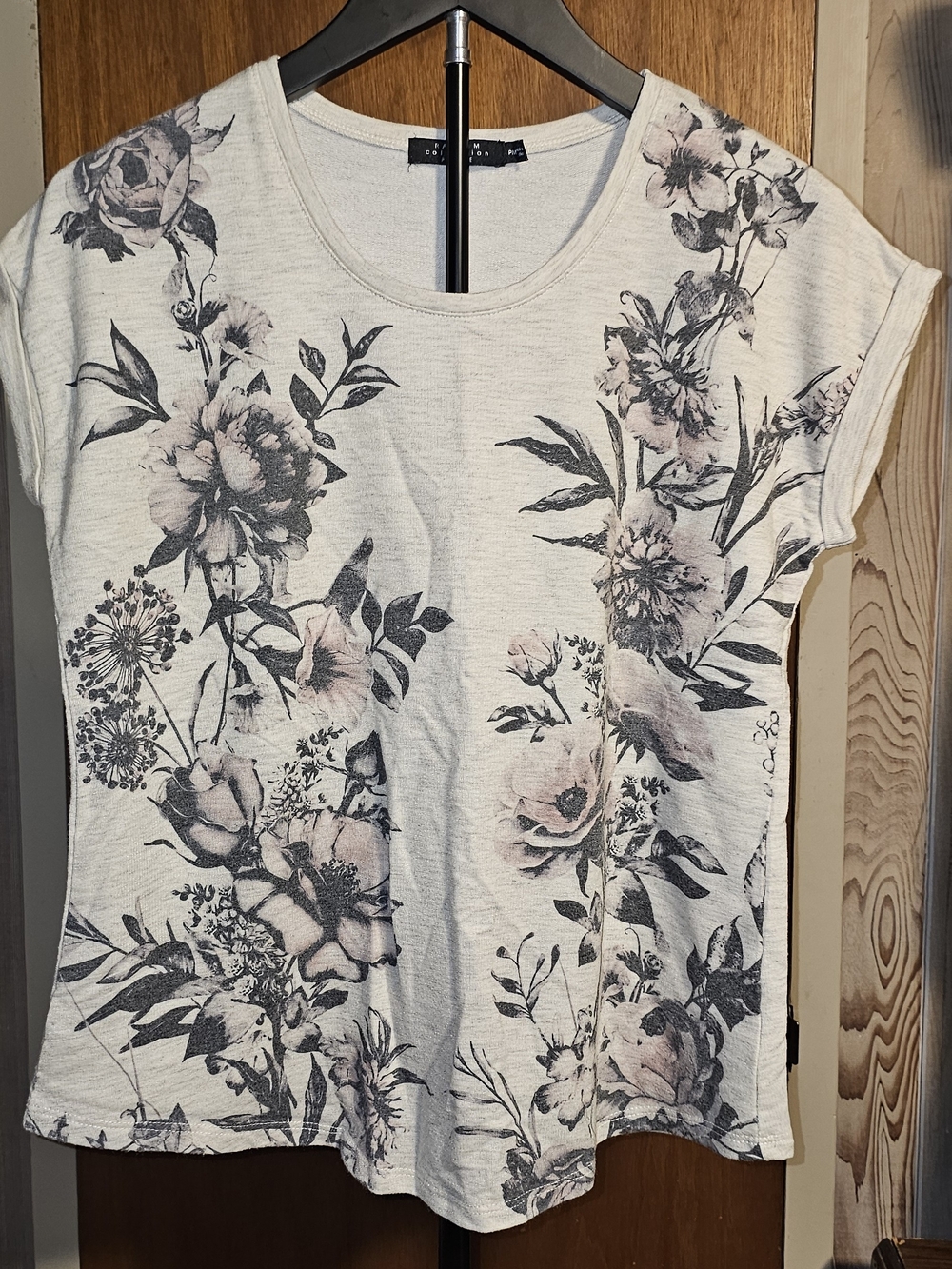 Ransom Floral Short Sleeve Tee in Cream and Blush Pink Petite